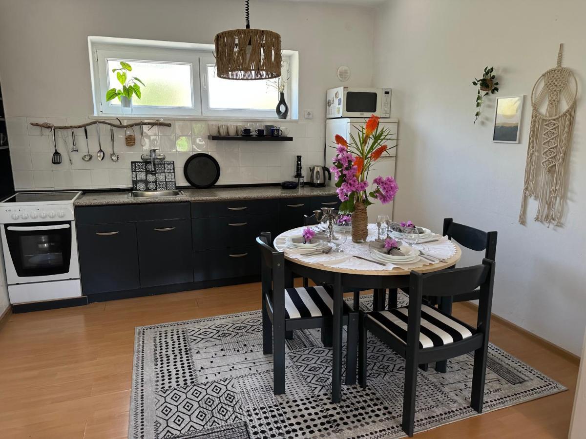 Cosy Family Apartment Marina Kastela Near Airport المظهر الخارجي الصورة